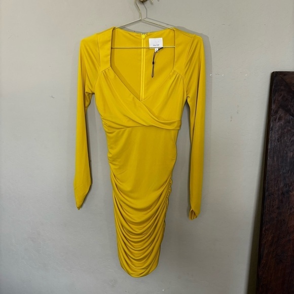 Cinq à Sept Miah Sheath Dress - Picture 2 of 13